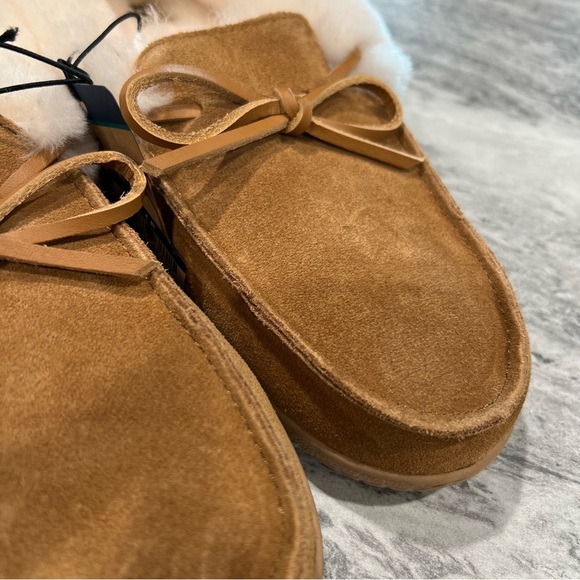 dluxe by dearfoams Women's Shearling Moc with Fur Casing Slippers - Tan 8 - Picture 3 of 5